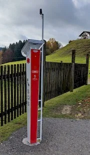 Notrufsauele-LauserWeiher-kl.jpg